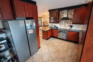 Sunrise-on-Sea House 2 Min Walk to the Ocean - 0