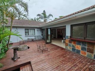 Sunrise-on-Sea House 2 Min Walk to the Ocean - 8