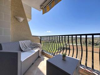 Seaside Retreat with Balcony Views in Marsaskala - 0