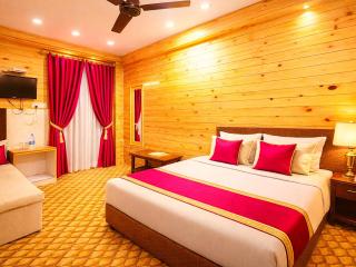 Front View Hotel Vinayak Grand Near Mall Road Best Luxury Stay In Nainital - 2