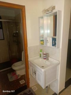 Beautiful two bedroom apartment with ample parking space swimming pool fully equipped gym and amazing city views - 8