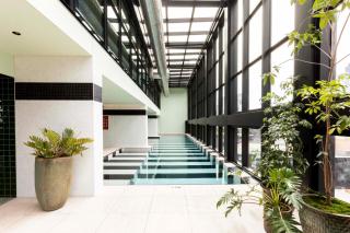 Queensbridge Luxe River Suite Heated Pool Gym Sauna Steam Workspace - 1