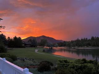 Mountain Lake Views Stunning Lakefront Retreat Hot Tub Game Room Near Downtown - 6