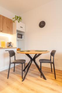 Stylish 1BR - Local Market Vibes - 10 min to Nivy - 3