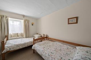 A hidden gem with sea views - 8