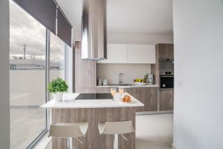 BnBNova - Private Penthouse with Terrace Spinola Bay - 2