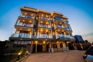 Masanyu Suites- Luxurious One Bedroom Apartment with Free HealthClub - 2