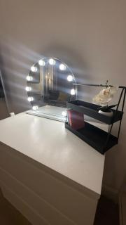 Cosy Studio Apt with Free Parking and Netflix - 5