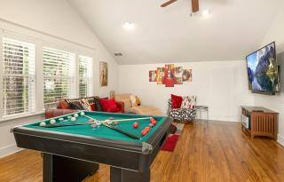 Ponderosa Escape Stunning Location Incredible Game Room Urban Trail System AC EV-charger - 8