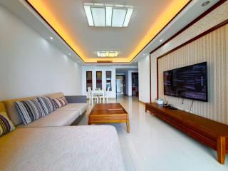 高层无遮挡海景房四室3卫,High-rise property with unobstructed ocean views, 4 bedrooms - 3