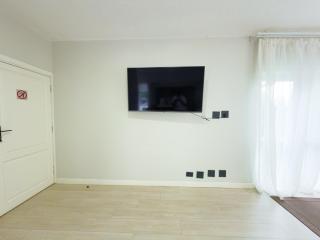 4 Bedroom Luxury House in Sandton - 6