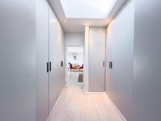 4 Bedroom Luxury House in Sandton - 2