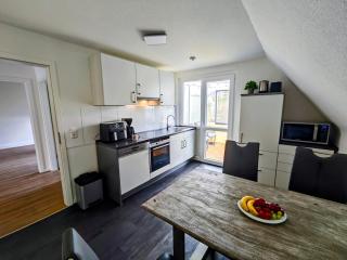 3 Zimmer-Wohlfühl-Oase mit Balkon-Lounge & Office - 8