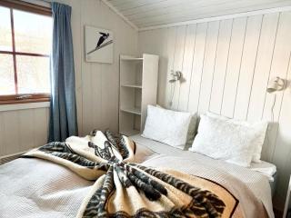 2-Bedroom Apartment With Balcony & Fireplace! - 5