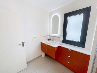 Appartement PMR avec Terrasse au Cœur de Granville, Proche Plage et Port - FR-1-361-508 - 4