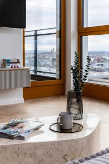 Przytulne Klimatyzowane Studio z Balkonem i Parkingiem by Noclegi Renters - 1