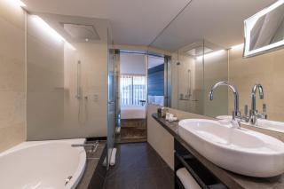 Royal Savoy Hotel & Spa - 3