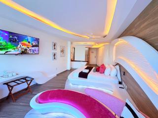 Oceanfront King Suite with Stunning Ocean View - 0