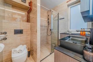 Aurora Park View Apartment - Happy Rentals - 4