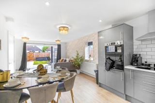 WhiskAwayStays - Mystic heights - Luxury home - 1