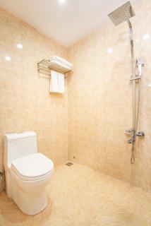 Me Q Beach Hotel - 5