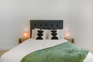 Lovely 2-Bedroom Home in Langley Park, Sleeps 4 - 1