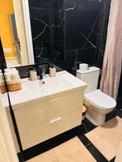 Holistic Homes - Zentral, Strandnah, Arbeitsplatz, Doppelbett, Küche - 5