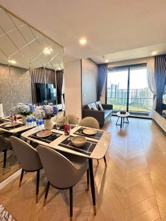 Lumiere Riverside 2BR luxstay - 0