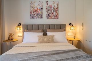 Premium Seaview Suites with Jacuzzi & Private Parking - 4