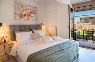 Solaya Beachfront Urban Suites with Hot Tub - 1