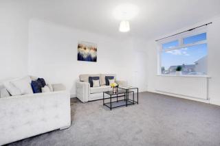 Newly refurbished Near the coast Sleeps 5 - 0