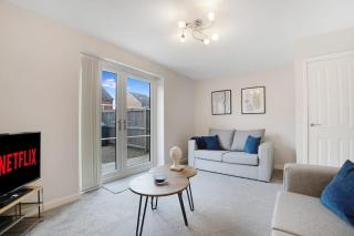 New! Charming 2-bed Home in Nevis Walk, Sleeps 4! - 3