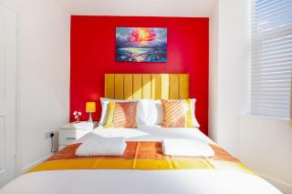 NEW! Stylish 5-Bed Apartment in Stockton-on-tees by Stay With Us, Perfect for Contractors & Large Groups, FREE Parking! - 5