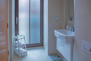 Westminster 2 bed 2 bath apartment with Air-Con - 7