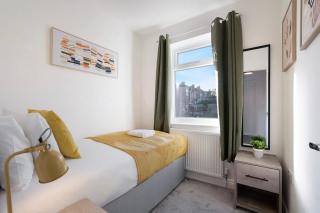 NEW! 3BR in Colchester Road - 8