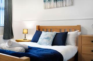 2-Bedroom Stay with Free Wi-Fi Near Town Centre - 4