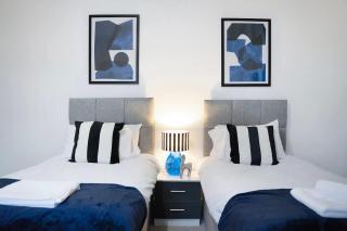 New! Stylish 4BR in St John's - 1