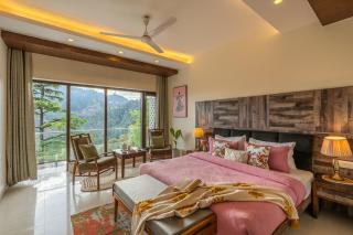 Perfectstayz Premium Seven Oaks near mall road - 0