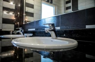 Authentic and stylish 5-star - 4