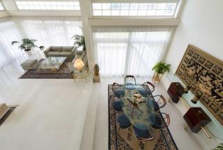 Authentic and stylish 5-star - 4