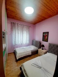 George's Ap Gjirokastër - 6