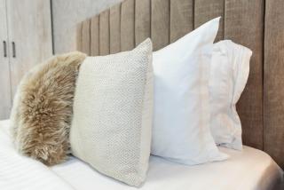 Sophisticated 2BR Stay with Views of Casa Poporului - 3