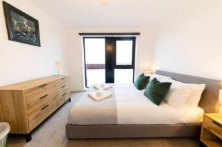 Modern 1 Bed Apartment Near Liverpool City Centre - 1