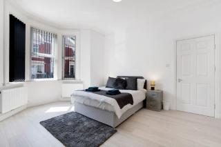 2 Bed Apartment in Newcastle with FREE WIFI - 9