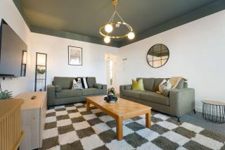 High Spec 2 BBR On High Street Near Shops - 7