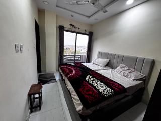 Three-Bedroom Apartment with Rooftop Access - 6