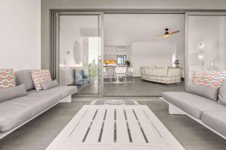 Niora - Modern 2BR Apartment & Pool Access - 3