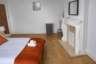 5 Bedroom Newton House in Burnley - Simple City Stays - 9