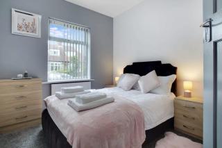 Exquisite 3-Bedroom, Newly Renovated, Sleeps 6 - 9