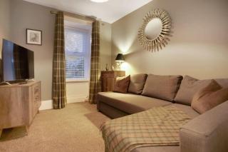 NEW! Luxurious Cottage in Durham by Stay With Us, Ideal for Large Groups & Families, Hot Tub, Sleeps 10! - 4